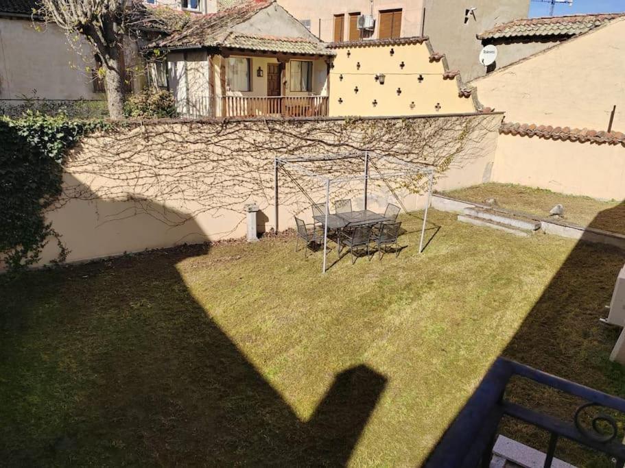 فيلا Casa Bajo El Acueducto Con Plaza De Garaje شقوبية المظهر الخارجي الصورة